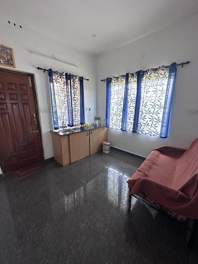 Sandy 4 Bhk Homestay - Only Adults Allowed Udagamandalam Exterior foto